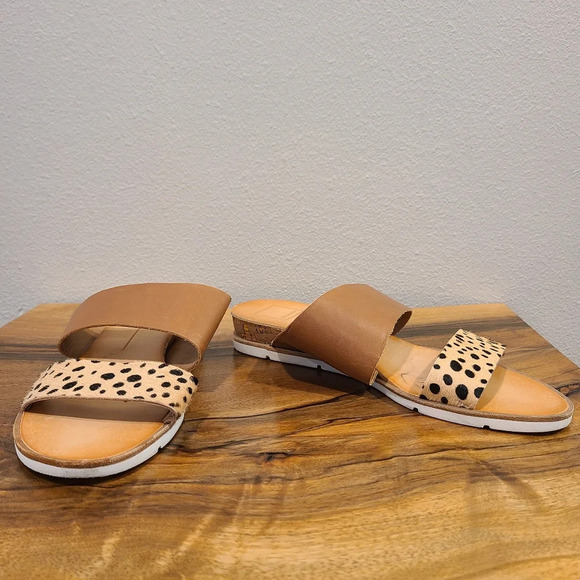 Dolce Vita Vala Leopard Print Calf Hair Slide Sandals - Picture 2 of 12